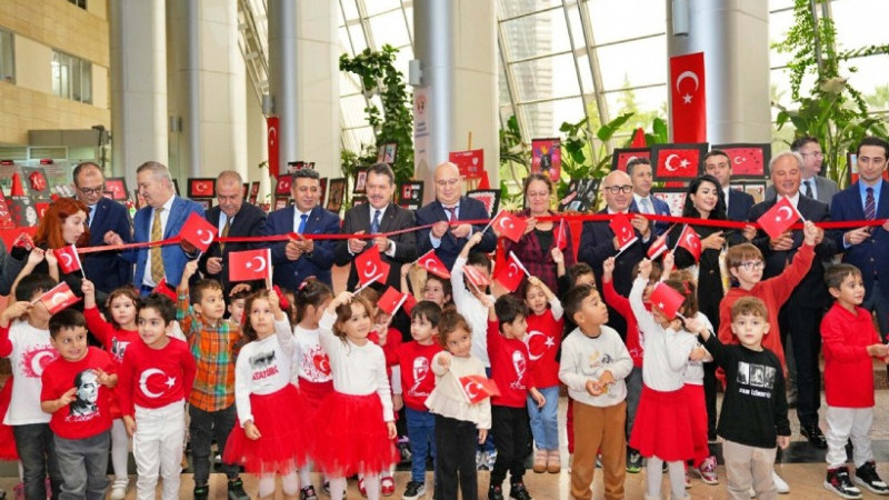 İzmir Adliyesi'nde cumhuriyet coşkusu