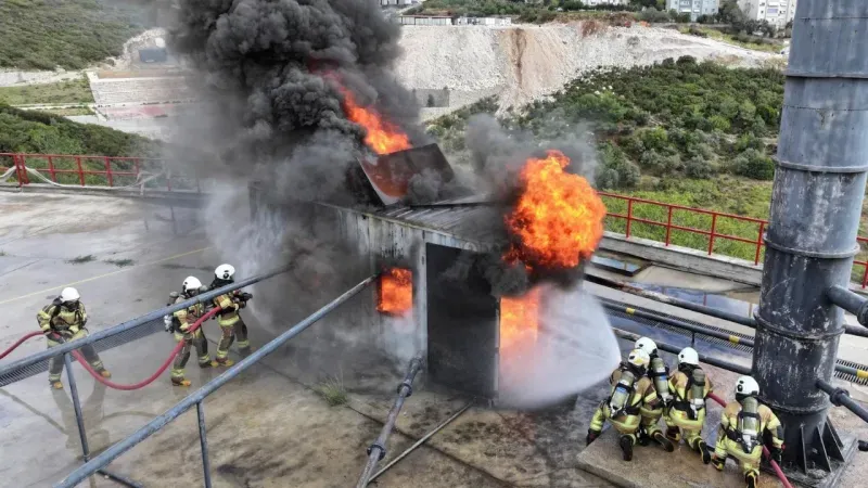 İzmir Büyükşehir Belediyesi İtfaiye Dairesi Başkanlığı’na 154 yeni personel katıldı