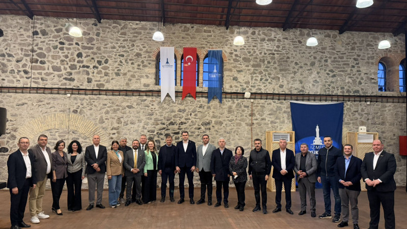 CHP’li belediye başkanlarından tarihi havagazı fabrikası’nda kritik buluşma