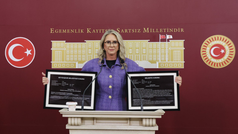 AK Partili Çankırı, Cemil Tugay'a sorumluluk çıkışı: “Yeni ofisinizi sorumluluk için kullanın”