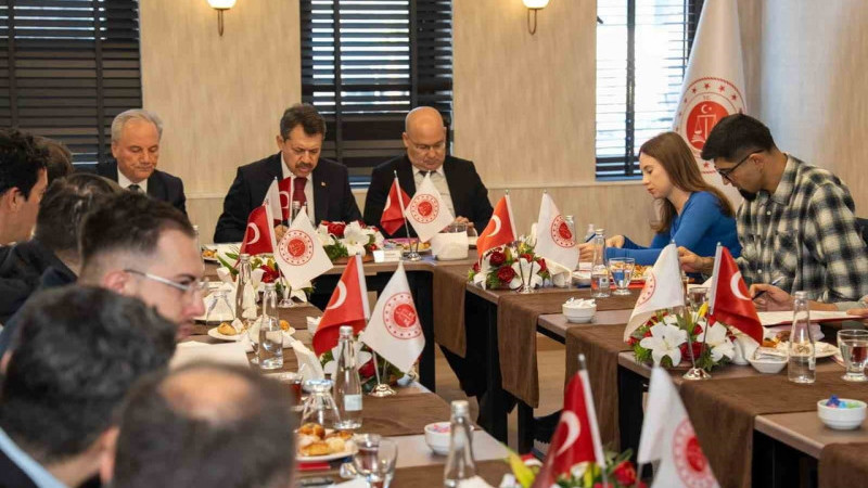 İzmir’de 11. Yargı Paketi kapsamında bin 318 kişi tahliye oldu