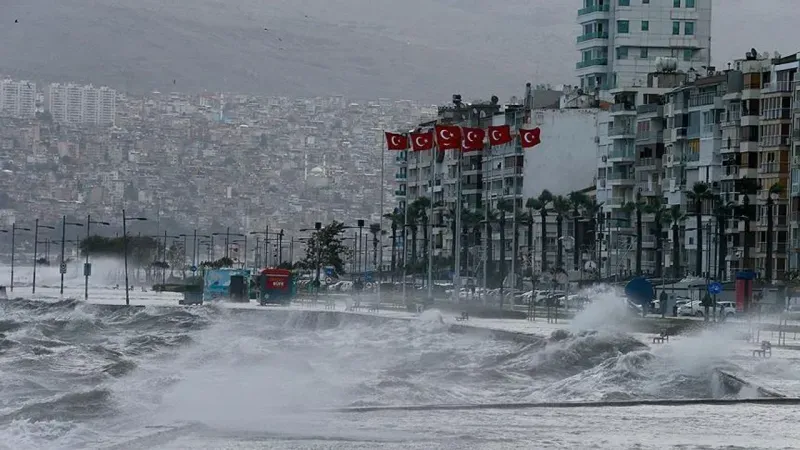 Meteoroloji’den İzmir ve Ege Bölgesi için sarı kodlu fırtına uyarısı