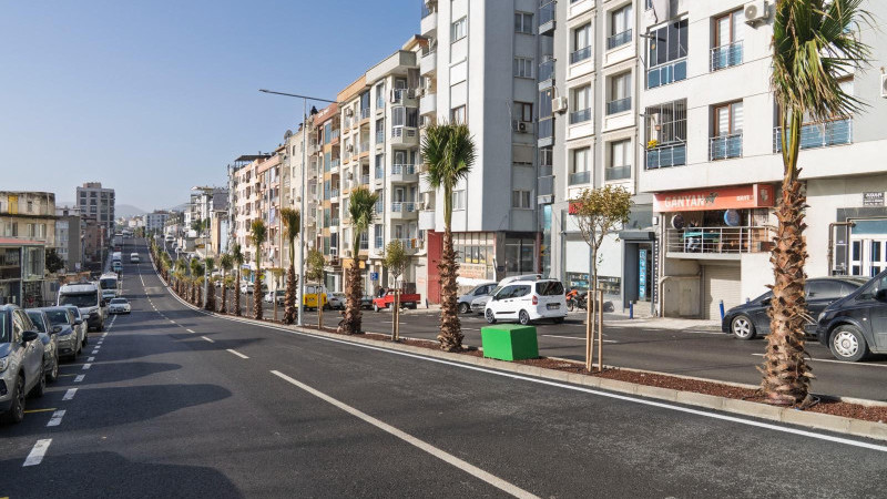 Karabağlar'da dostluk bulvarı bağlantı yolu İle trafik sorunu çözüldü