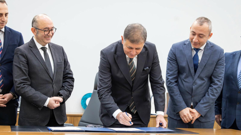 İzmir Büyükşehir Belediyesi, yıkılan belediye binasının yerine yeni bina inşa edecek!