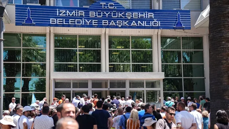 İzmir Büyükşehir Belediyesi’ne 2 milyar TL’lik kredi onayı
