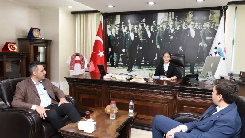 Çiğli’de başkanlık koltuğu 23 Nisan’da çocuklara emanet edildi