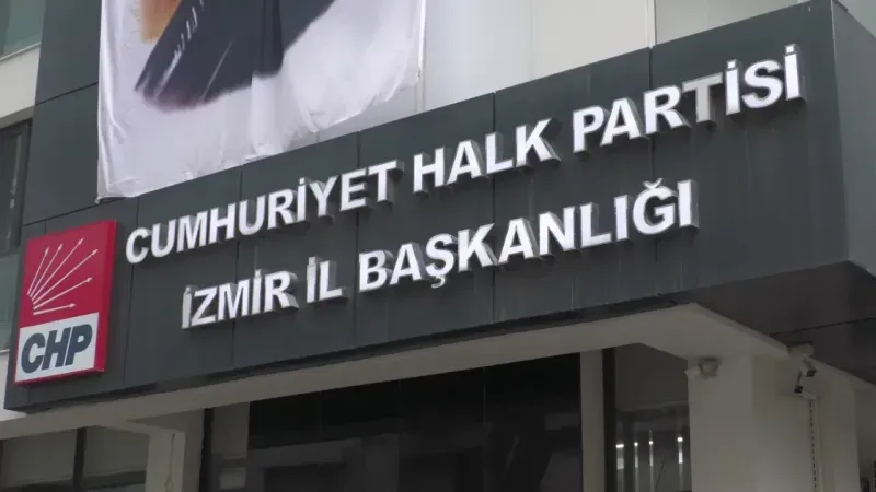 CHP İzmir İl Yönetimi'nden kritik kararlar: O isim görevden alındı!