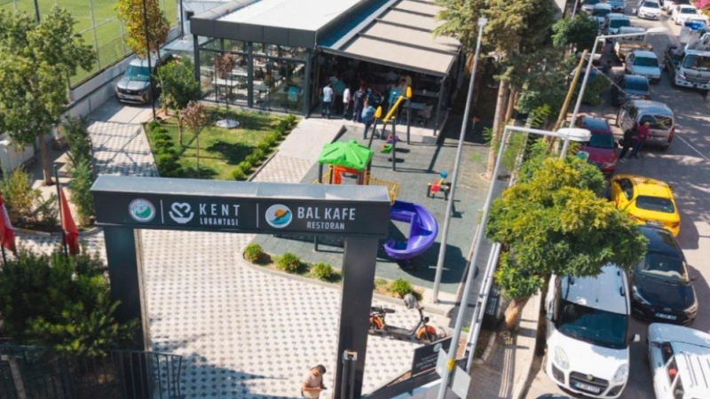 Balçova’da Kent Lokantası 1 yaşında