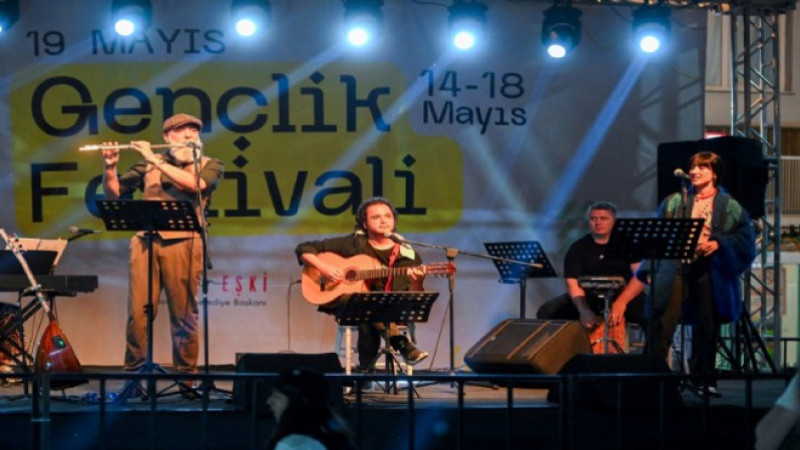 Bornova’da 19 Mayıs Gençlik Festivali başladı