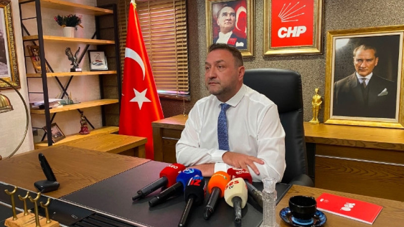 CHP İzmir'de 3 ilçe başkanı görevden alındı, 4 ilçeye yeni atama yapıldı