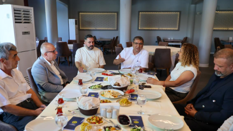 Başkan Vekili Benzer'den siyasi parti temsilcileriyle buluşma