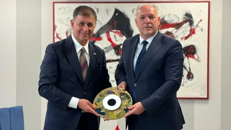 Cemil Tugay Kosova’da Başbakan Kurti ile görüştü