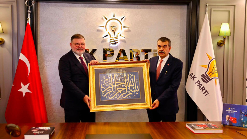 Milli Eğitim Bakanı Yusuf Tekin’den AK Parti İzmir İl Başkanlığı’na ziyaret