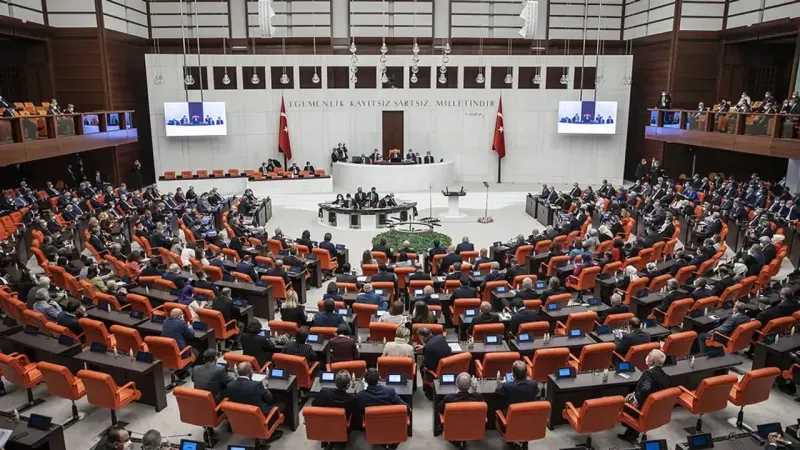 İzmir’in ‘çerçeve yasa’ karnesi: 20 evet, 8 hayır