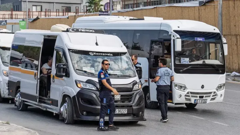 İzmir’de servis araçlarına sıkı denetim: 794 araç hakkında işlem yapıldı